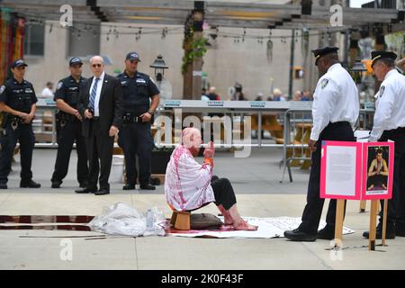 Patrick Dillon, un premier intervenant le 9/11/01, tient une manifestation devant l'Oculus, sur la rue Church, pendant le service commémoratif du 9/11 septembre sur 11 septembre, 20 Banque D'Images