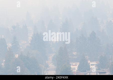 11 septembre 2022: 11/09/2022 - VANCOUVER (C.-B.) - 11 septembre : la fumée des feux de forêt et un incendie dans une installation de recyclage du bois ont donné lieu à un avis sur la qualité de l'air pour le Metro Vancouver et la vallée du Fraser Sunday on 11 septembre 2022, dans le nord de Vancouver (Colombie-Britannique), Canada.(photo de Clélio Tomaz/Pximames (image de crédit : © Clelio Tomaz/PX Imagens via ZUMA Press Wire) Banque D'Images