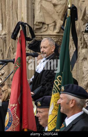 Exeter, Devon, Royaume-Uni. 11th septembre 2022. Cérémonie de proclamation de l'Exeter pour l'accession de sa Majesté le Roi Charles III Le Maire d'Exeter a lu la Proclamation à 3,00pm heures le dimanche 11 septembre à l'extérieur de la cathédrale d'Exeter. Banque D'Images