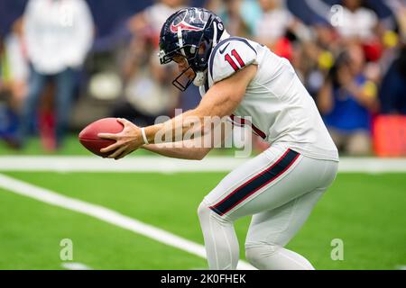 Houston, Texas. Houston, Texas, États-Unis. 11th septembre 2022. Cameron Johnston (11), joueur de baseball des Houston Texans, se prépare à jouer le ballon pendant le 1st quart d'un match de pré-saison de football de la NFL entre les Indianapolis Colts et les Houston Texans au NRG Stadium à Houston, au Texas. Trask Smith/CSM/Alamy Live News crédit: CAL Sport Media/Alamy Live News Banque D'Images