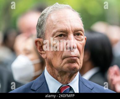 New York, États-Unis. 11th septembre 2022. L'ancien maire Michael Bloomberg participe à la commémoration du 21st anniversaire du Mémorial du 9/11 septembre au WTC de New York, sur 11 septembre 2022. Le vice-président des États-Unis, Kamala Harris, le deuxième monsieur Doug Emhoff, les gouverneurs de New York et du New Jersey, Kathy Hochul et Phil Murphy, ainsi que de nombreux politiciens locaux, ont assisté à la cérémonie. Par tradition, aucune personnalité politique ne parle à la cérémonie. (Photo de Lev Radin/Sipa USA) crédit: SIPA USA/Alay Live News Banque D'Images