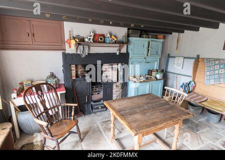 La cuisine d'une ferme de la ferme de campagne espagnole comme il aurait regardé dans le 1950s, Beamish Museum, Angleterre Royaume-Uni. Banque D'Images