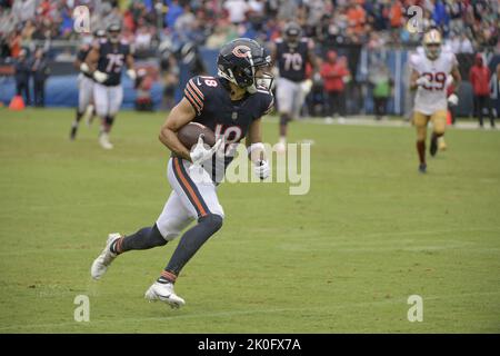 Chicago, États-Unis. 11th septembre 2022. Le grand receveur Dante Pettis de Chicago Bears (18) termine le pass pour un touchdown du troisième trimestre contre le San Francisco 49ers au Soldier Field de Chicago, dimanche, 11 septembre 2022. Les ours ont gagné 19-10. Photo par Mark Black/UPI crédit: UPI/Alay Live News Banque D'Images