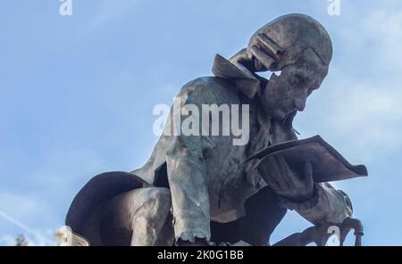 Séville, Espagne - 27th septembre 2020 : sculpture Mozart, Séville, Espagne. Situé à côté du théâtre Maestranza, Rolando Campos sculpter Banque D'Images