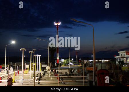 Zone de carburant sécurisée à l'aéroport Ioannis Kapodistraient, Corfou, Grèce. Banque D'Images