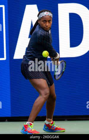 Coco Gauff (Etats-Unis) en compétition aux Championnats de tennis américains 2022. Banque D'Images