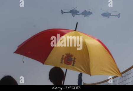 11 septembre 2022: 11 septembre 2022 (Torre del Mar, Malaga) VI Festival International de l'Air Torre del Mar 2022 les pilotes ont mis à la limite les machines qu'ils manipulent pendant les journées d'exposition. Des avions de chasse, des patrouilles acrobatiques, des avions historiques et les derniers modèles dotés de la technologie aérospatiale la plus avancée sont présents à ce festival aérien. (Credit image: © Lorenzo Carnero/ZUMA Press Wire) Banque D'Images