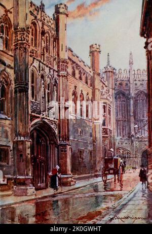 L'ancienne porte du King's College Cambridge cette porte forme maintenant l'entrée de la bibliothèque de Trinity Lane. La porte nord de la chapelle du roi est vue au loin peint par William Matlison, 1853-1926 Banque D'Images