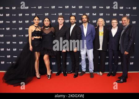 Toronto, ONT. 11th septembre 2022. Melissa Barrera, Rossy de Palma, Paul Mescal, Benjamin Millepied, Dimitri Rassam, Rosemary Blight, Nicholas Britell, Alexander Dinelaris aux arrivées de LA première DE CARMEN au Festival international du film de Toronto, TIFF Bell Lightbox Theatre, Toronto, ON 11 septembre 2022. Crédit : JA/Everett Collection/Alay Live News Banque D'Images