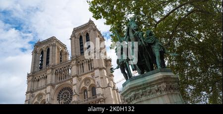 PARIS, FRANCE - 9 septembre : travaux de reconstruction de notre Dame en cours en 2022 sur 28 février 2022 à Paris, France Banque D'Images