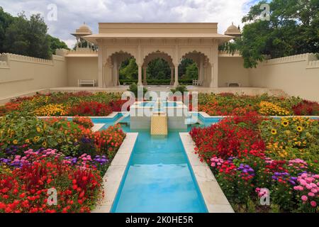 Le jardin indien de Char Bagh dans les jardins de Hamilton, un parc à Hamilton, en Nouvelle-Zélande. Banque D'Images