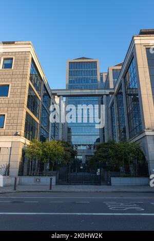 Un cliché vertical du bureau 1GQ de Dublin, Irlande Banque D'Images