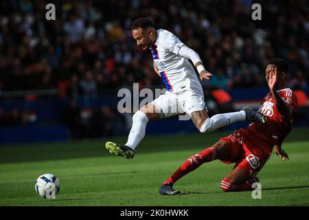 Neymar JR de Paris Saint-Germain lors du match de football français L1 entre Paris-Saint Germain (PSG) et Stade Brestois (Brest) au Parc des Princes à Paris, en France, sur 10 septembre 2022. Photo par Aurelien Morissard/ABACAPRESS.COM Banque D'Images