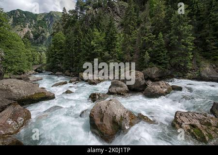 Ruisseau près du village de pré Saint Didier, Alpi Graie, alpes, vallée de la Valle d'Aoste, Italie, Europe Banque D'Images