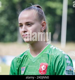 ZEIST, PAYS-BAS - SEPTEMBRE 12: Daphne van Domselaar du FC Twente pendant un moment de presse avant le début de l'Azerion Vrouwen Eredivisie au campus de la KNVB sur 12 septembre 2022 à Zeist, pays-Bas. (Photo de Broer van den Boom/Orange Pictures) Banque D'Images