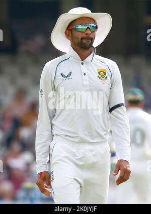 Londres, Royaume-Uni - 11.09.2022 :Keshav Maharaj de l'Afrique du Sud pendant 3rd Test Match Series (jour 4 de 5 ) match entre l'Angleterre et le Sud A. Banque D'Images