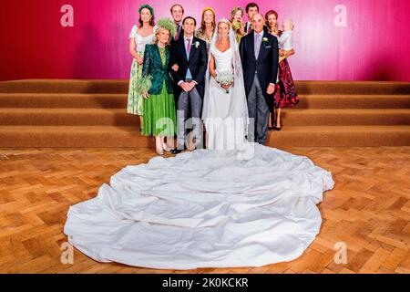 Bruxelles, Belgique. 10th septembre 2022. Photo officielle à Bruxelles, sur 10 septembre 2022, du mariage de la princesse Maria Laura de Belgique et de William Isvy, de la princesse Astrid et du prince Lorenz de Belgique Prince Amedeo de Belgique et de la princesse Elisabetta de Belgique, Archiduchesse Anna Astrid d'Autriche-Este et Archiduke Maximilien d'Autriche-Este Prince Joachim de Belgique, Princesse Luisa Maria de Belgique et Princesse Laetitia Maria de Belgique crédit: Mathieu Golinvaux/Albert Nieboer/pays-Bas OUT/point de vue OUT/dpa/Alay Live News Banque D'Images