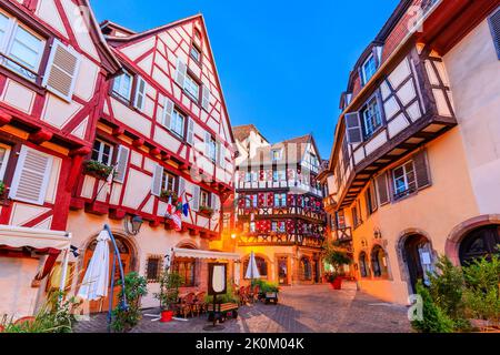 Colmar, France. Maisons traditionnelles d'Alsace à colombages. Banque D'Images