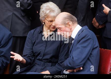 Birgitte, duchesse de Gloucester et Prince Edward, duc de Kent, s'assoient ensemble avant que la proclamation principale soit lue depuis le balcon surplombant le Père Banque D'Images