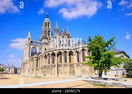 Bayeux, Normandie dans le nord-ouest de la France. La cathédrale notre Dame. Banque D'Images