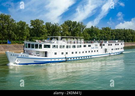 Rhin - 16 juillet 2017 : passagers à bord du bateau de la rivière Lady Anne, un navire patrimonial unique qui a été affrété par la rivière Arena basée au Royaume-Uni Banque D'Images