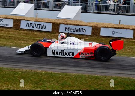 Mark Higson, McLaren Cosworth MP4-1, Grand Prix greats, Grand Prix voitures de la mi-années 50 à moteur à combustible fossile Banque D'Images