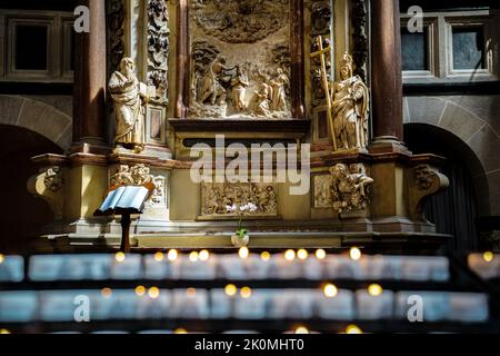 À l'intérieur de la cathédrale Saint-Pierre du Trèves Banque D'Images