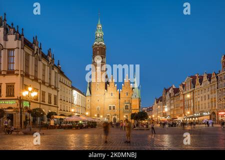 Place du marché de Wroclaw la nuit en Pologne Banque D'Images