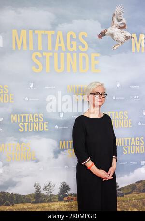 Husum, Allemagne. 12th septembre 2022. Dörte Hansen, romancier, vient à la première du film 'Mittagsstunde' à Kino-Centre-Husum. Credit: Georg Wendt/dpa/Alay Live News Banque D'Images