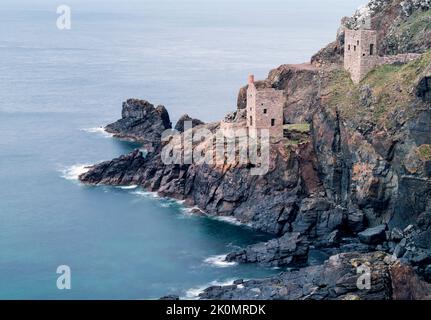 Les mines de la Couronne à Botallack, sur la côte de Cornouailles en Angleterre, Royaume-Uni Banque D'Images