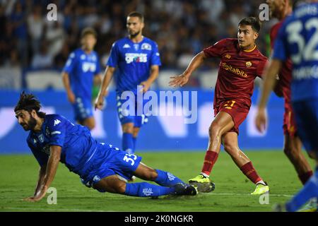 Paulo Dybala (Roma)Sebastiano Luperto (Empoli) ; 12 septembre; 2022 - football : championnat italien 2022 2023 ; 5Day ; match entre Empoli 1-2 Roma au stade Carlo Castellani ; Empoli, Italie; but 0-1 ;( photo par aicfoto)(ITALIE) [0855] Banque D'Images