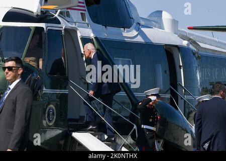 Le président américain Joe Biden est à bord de Marine One à la base aérienne de Douvres, au Delaware, alors qu'il se trouve à Wilmington, au Delaware, le 9 septembre 2022.