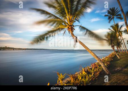 Plage idyllique de Porto Seguro au coucher du soleil, Bahia, nord-est du Brésil Banque D'Images