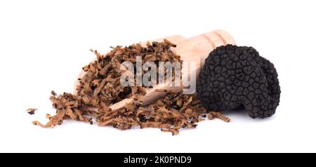 Truffes noires isolé sur un fond blanc. Truffe en tranches fraîches. Champignons Truffes exclusive délicatesse. Piquant et parfumé délicatesse française. Clippi Banque D'Images