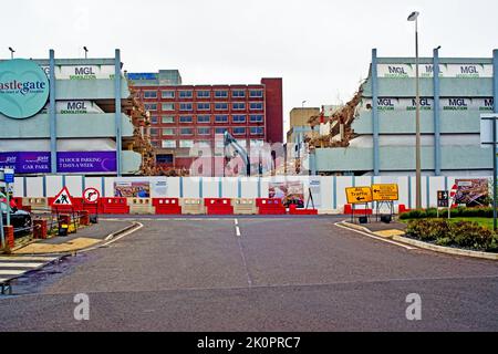 Castlegate Center Multi Story car Park en cours de démolition, Stockton on Tees, Cleveland, Angleterre Banque D'Images