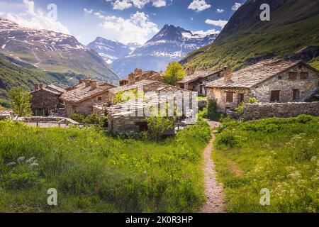 L Ecot, petit hameau médiéval de Bonneval sur Arc en haute Savoie, alpes françaises Banque D'Images