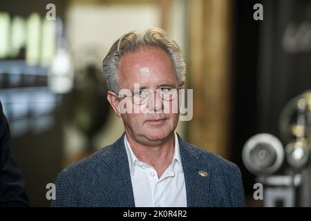 Horacio Pagani regarde pendant la première mondiale de la toute nouvelle Pagani Utopia Hypercar au Museo della Scienza e della Tecnologia à Milan, Italie sur 13 septembre 2022 Credit: Piero Cruciatti/Alamy Live News Banque D'Images