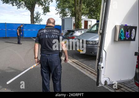 2022-09-13 15:43:57 HOORN - enquête judiciaire à un parc d'affaires où des restes humains ont été trouvés. La recherche a été lancée après un interrogatoire de l'homme condamné en juillet du meurtre de l'étudiant de 22 ans Sumanta Bansi, Manodj B. ANP EVERT ELZINGA pays-bas - belgique hors Banque D'Images