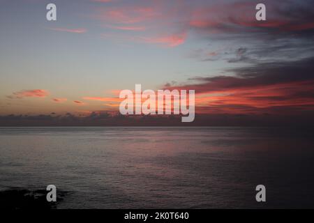 juste avant le lever du soleil sur la mer méditerranée Banque D'Images