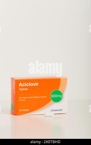 Aciclovir comprimés sont un médicament antiviral utilisé dans le traitement de virus tels que la varicelle (varicelle) et le zona (zona). Banque D'Images