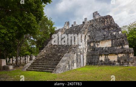 Templo de las grandes Mesas à Chichen Itza Banque D'Images