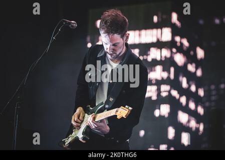 ALLEMAGNE, NUREMBERG, ROCK im PARK 2016: Adam Hann, guitariste du groupe de rock pop anglais, en direct sur scène au Rock IM Park Festival 2016 édition Banque D'Images