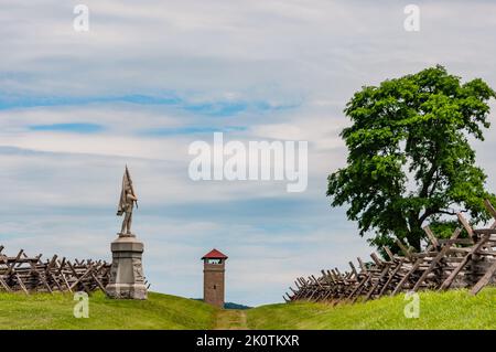 The Sunken Road and observation Tower, champ de bataille national d'Antietam, Maryland USA, Sharpsburg, Maryland Banque D'Images