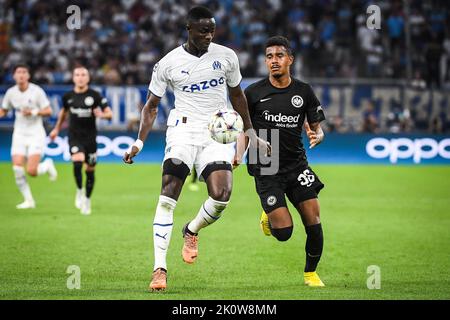 Brugge, France, France. 13th septembre 2022. Eric BAILLY, de Marseille, et Ansgar KNAUFF, d'Eintracht Francfort, lors du match de groupe D de la Ligue des champions de l'UEFA entre l'Olympique de Marseille (OM) et Eintracht Francfort, au stade Orange Velodrome de 13 septembre 2022, à Marseille, en France. (Credit image: © Matthieu Mirville/ZUMA Press Wire) Credit: ZUMA Press, Inc./Alamy Live News Banque D'Images