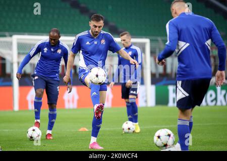 Milan, Italie. 13th septembre 2022. Josip drmique de la GNK Dinamo lors d'une session d'entraînement au stade San Siro, à Milan, en Italie, sur 13 septembre 2022. En amont du 2 match du groupe E de la Ligue des champions de l'UEFA entre l'AC Milan et la GNK Dinamo Zageb. Photo: Matija Habljak/PIXSELL Credit: Pixsell photo & video Agency/Alay Live News Banque D'Images