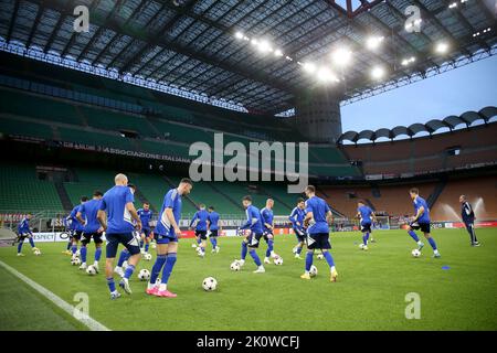 Milan, Italie. 13th septembre 2022. Playeres de la GNK Dinamo Zagreb pendant une session d'entraînement au stade San Siro, à Milan, en Italie, sur 13 septembre 2022. Devant le 2 match du groupe E de la Ligue des champions de l'UEFA entre l'AC Milan et la GNK Dinamo Zageb. Photo: Matija Habljak/PIXSELL Credit: Pixsell photo & video Agency/Alay Live News Banque D'Images