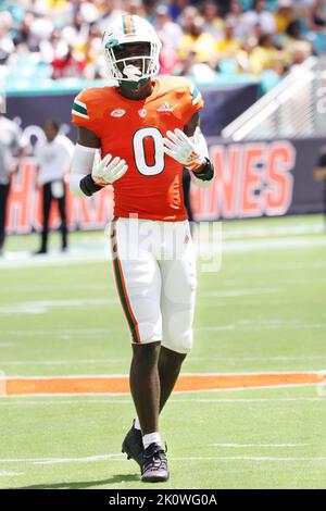 Miami Hurricanes Safety James Williams (0) se prépare en défense au Hard Rock Stadium le 10 septembre 2022 à Miami Gardens, FL. Miami Hurricanes a battu Southern Miss Golden Eagles 30-7 (crédit : Paul Fong/image of Sport) Banque D'Images