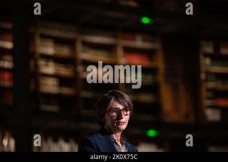 Le Président de la BNF, Laurence Engel, parle après une visite au musée de la Bibliothèque nationale de France (Bibliothèque nationale) récemment rénovée à Paris avant la réouverture du site Richelieu de la Bibliothèque nationale de France sur 17 septembre 2022 après plus de dix ans de rénovation. Photo par Aurelien Morissard/ABACAPRESS.COM Banque D'Images