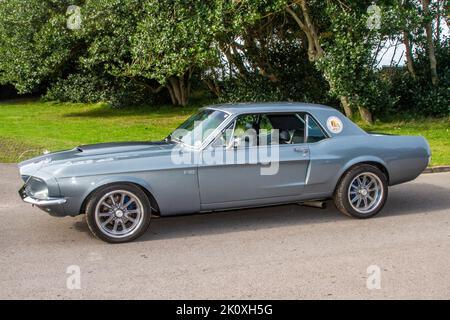 Coupé Ford Mustang 4700cc 1968 60s années 60 à essence; voitures présentées à l'événement Southport Classic car and Speed à Victoria Park, Royaume-Uni Banque D'Images