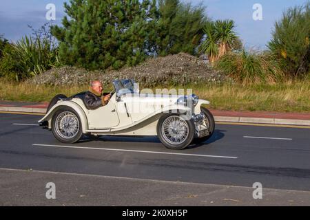 1934 30s voitures MG Midget 1250cc de trente ans au salon Southport Classic car and Speed sur la promenade du front de mer. ROYAUME-UNI Banque D'Images